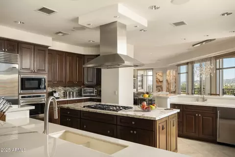 Kitchen - 2211 E Camelback Rd #1203, Phoenix, AZ 85016 photo 1 of 4
