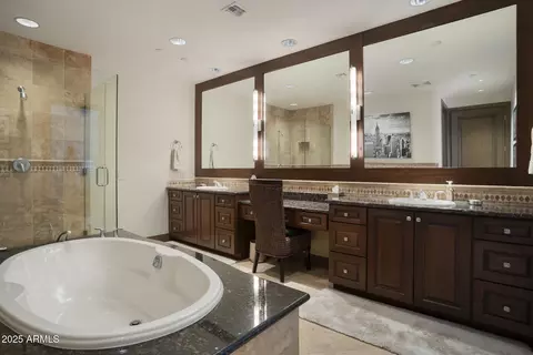 Bath - 2211 E Camelback Rd #1203, Phoenix, AZ 85016 photo 3 of 5