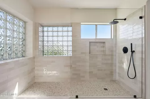 Bath - 4018 E Adobe Dr, Phoenix, AZ 85050 photo 1 of 1