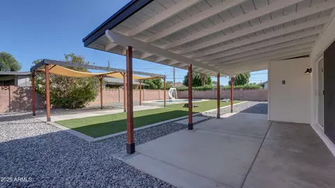 Exterior - 8829 N 17th Ave, Phoenix, AZ 85021 photo 3 of 10