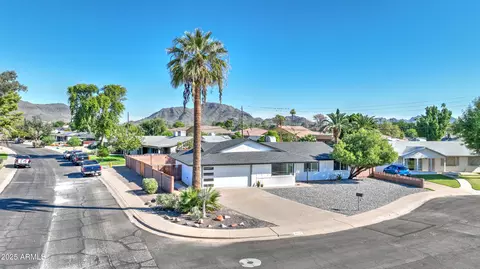 View/Area - 8829 N 17th Ave, Phoenix, AZ 85021 photo 1 of 5