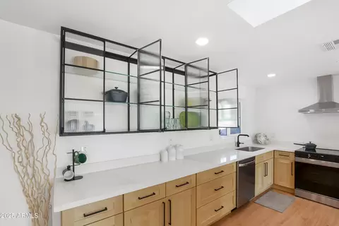 Kitchen - 8829 N 17th Ave, Phoenix, AZ 85021 photo 3 of 3