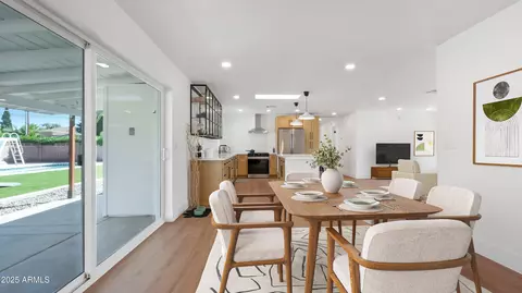 Dining - 8829 N 17th Ave, Phoenix, AZ 85021 photo 1 of 1