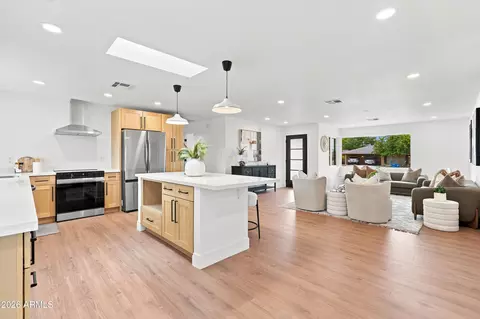 Kitchen - 8829 N 17th Ave, Phoenix, AZ 85021 photo 1 of 2