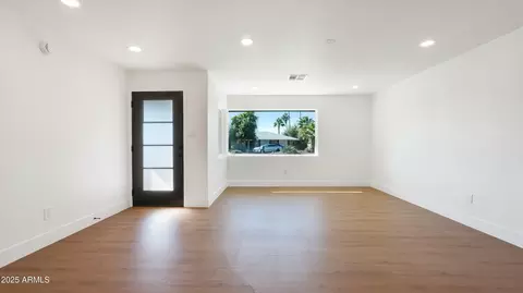 Living - 8829 N 17th Ave, Phoenix, AZ 85021 photo 1 of 3