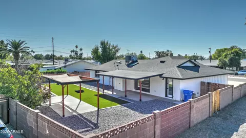 Exterior - 8829 N 17th Ave, Phoenix, AZ 85021 photo 8 of 9