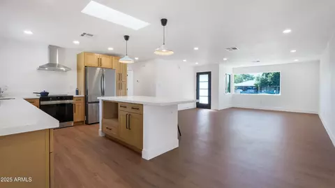 Other - 8829 N 17th Ave, Phoenix, AZ 85021 photo 2 of 11