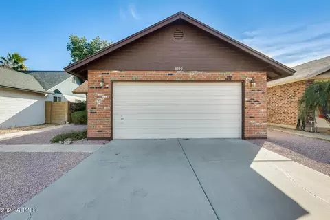 8709 W Saint John Rd, Peoria, AZ 85382