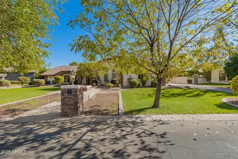 8272 S Pecan Grove Cir, Tempe, AZ 85284