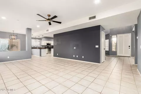 Living - 4331 E Prickly Pear Trl, Phoenix, AZ 85050 photo 3 of 4