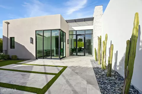 6862 E Joshua Tree Ln, Paradise Valley, AZ 85253