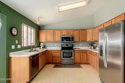 Kitchen - 825 W 15th Ln, Apache Junction, AZ 85120 photo 1 of 4