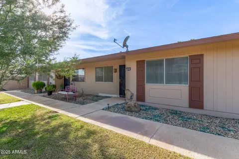 10893 W Santa Fe Dr, Sun City, AZ 85351