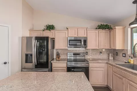 Kitchen - 3306 E Bonanza Rd, Gilbert, AZ 85297 photo 3 of 4