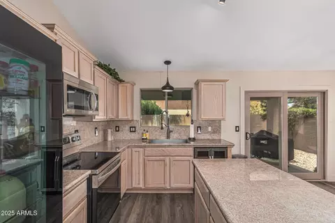 Kitchen - 3306 E Bonanza Rd, Gilbert, AZ 85297 photo 4 of 4