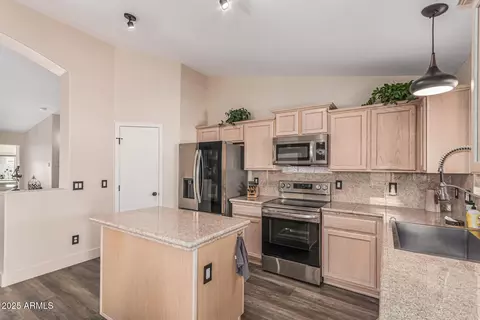 Kitchen - 3306 E Bonanza Rd, Gilbert, AZ 85297 photo 2 of 4