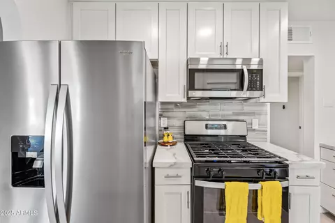 Kitchen - 2452 Elm St, Phoenix, AZ 85016 photo 6 of 8