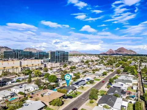 View/Area - 2452 Elm St, Phoenix, AZ 85016 photo 2 of 7