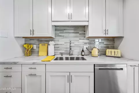 Kitchen - 2452 Elm St, Phoenix, AZ 85016 photo 4 of 8