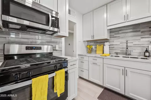 Kitchen - 2452 Elm St, Phoenix, AZ 85016 photo 3 of 8