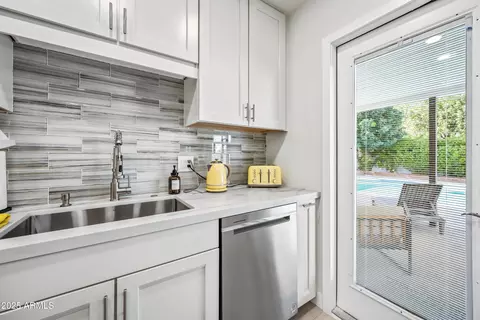 Kitchen - 2452 Elm St, Phoenix, AZ 85016 photo 7 of 8