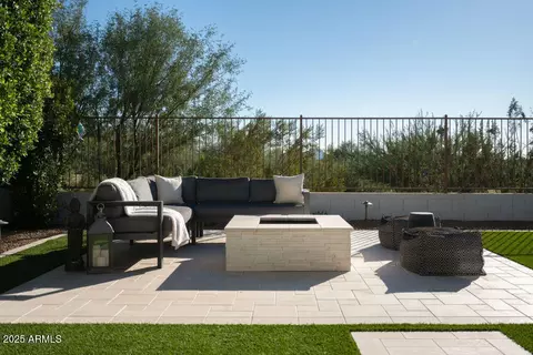 Exterior - 6525 E Libby St, Phoenix, AZ 85054 photo 1 of 6