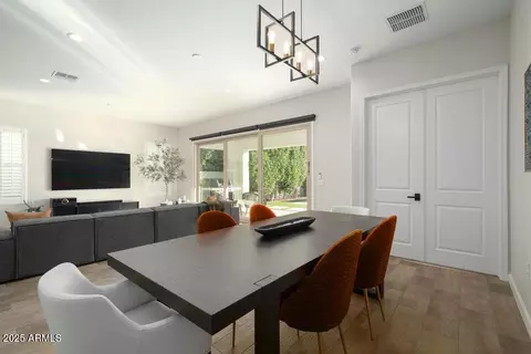 Dining - 6525 E Libby St, Phoenix, AZ 85054 photo 2 of 2