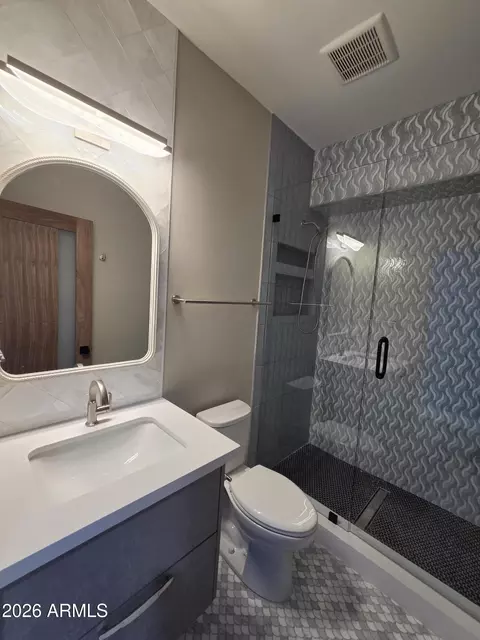 Bath - 4332 E Vermont Ave, Phoenix, AZ 85018 photo 18 of 18