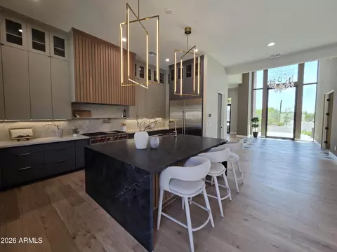 Kitchen - 4332 E Vermont Ave, Phoenix, AZ 85018 photo 3 of 9