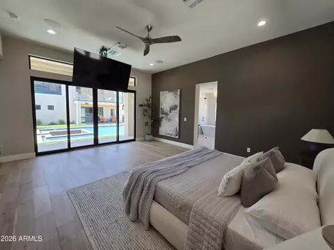 Bedroom - 4332 E Vermont Ave, Phoenix, AZ 85018 photo 2 of 10