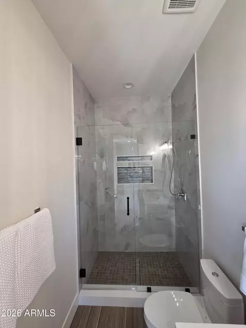 Bath - 4332 E Vermont Ave, Phoenix, AZ 85018 photo 15 of 18