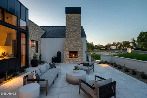 Exterior - 4729 E Arcadia Ln, Phoenix, AZ 85018 photo 3 of 6