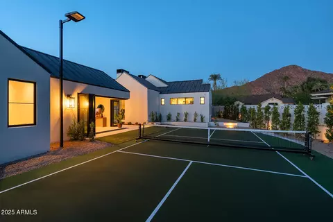 Exterior - 4729 E Arcadia Ln, Phoenix, AZ 85018 photo 5 of 6