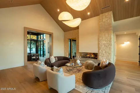 Living - 4729 E Arcadia Ln, Phoenix, AZ 85018 photo 3 of 4