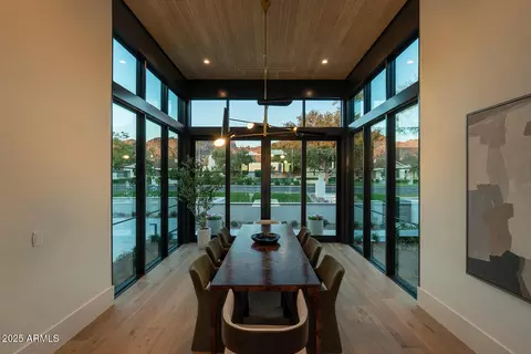 Dining - 4729 E Arcadia Ln, Phoenix, AZ 85018 photo 2 of 2