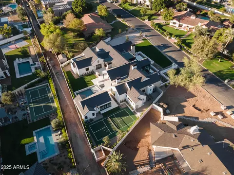 View/Area - 4729 E Arcadia Ln, Phoenix, AZ 85018 photo 1 of 3