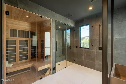 Bath - 4729 E Arcadia Ln, Phoenix, AZ 85018 photo 6 of 6