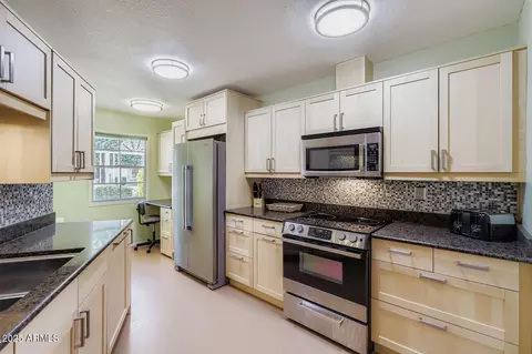 10454 W Palmeras Dr, Sun City, AZ 85373