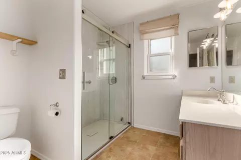 Bath - 4752 Encanto St, Mesa, AZ 85205 photo 1 of 2