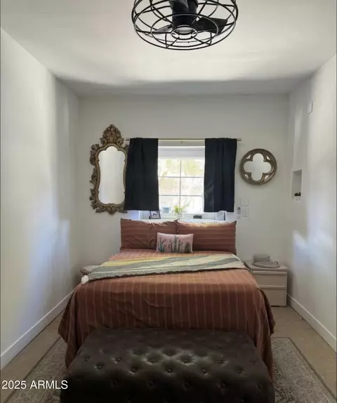 Bedroom - 1055 E Whitton Ave, Phoenix, AZ 85014 photo 6 of 6