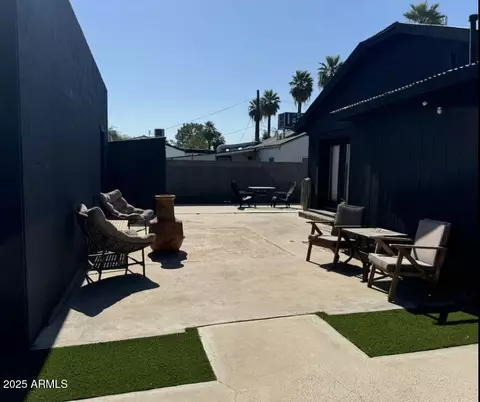 Exterior - 1055 E Whitton Ave, Phoenix, AZ 85014 photo 4 of 5