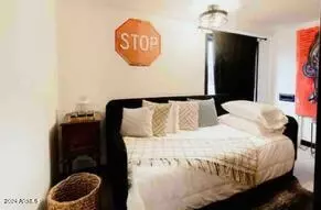 Bedroom - 1055 E Whitton Ave, Phoenix, AZ 85014 photo 1 of 6