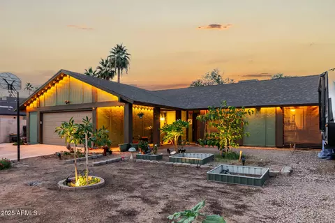3926 W Glenaire Dr, Phoenix, AZ 85053