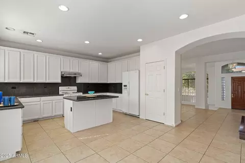2125 W Crimson Ter, Phoenix, AZ 85085