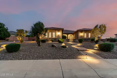 8733 W Villa Lindo Dr, Peoria, AZ 85383