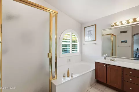 Bath - 4714 E Rockledge Rd, Phoenix, AZ 85044 photo 2 of 2