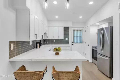 Kitchen - 3505 E Campbell Ave #7, Phoenix, AZ 85018 photo 2 of 4