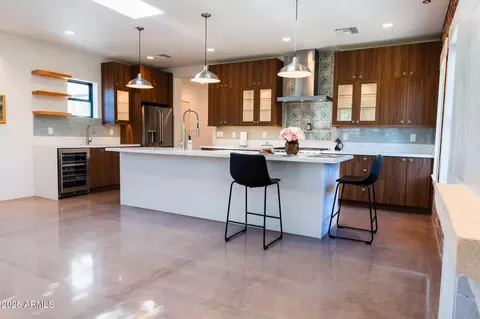 Kitchen - 914 E Sheridan St, Phoenix, AZ 85006 photo 4 of 6