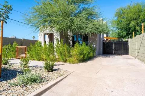 Exterior - 914 E Sheridan St, Phoenix, AZ 85006 photo 9 of 9
