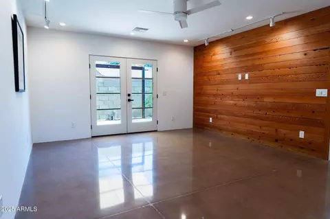 Living - 914 E Sheridan St, Phoenix, AZ 85006 photo 2 of 4